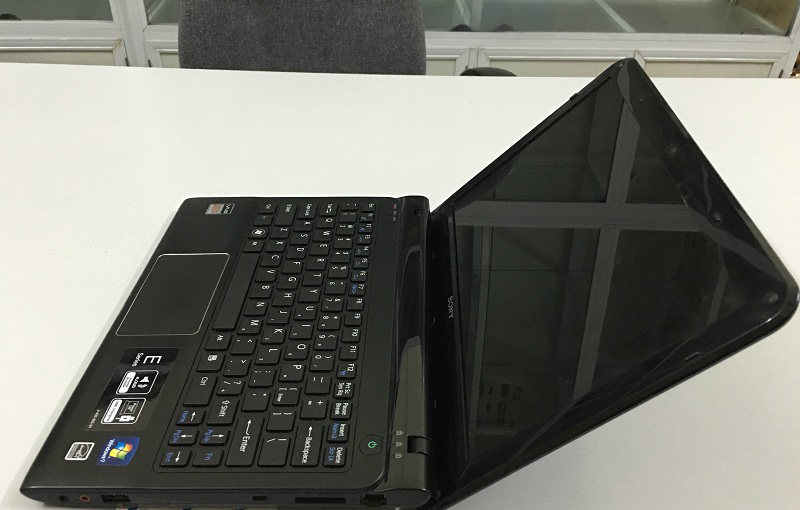 Laptop cũ Sony Vaio SVE11115EGB (AMD E2-1800, RAM4GB, HDD 80GB, VGA AMD Radeon 7340, 11.6 in