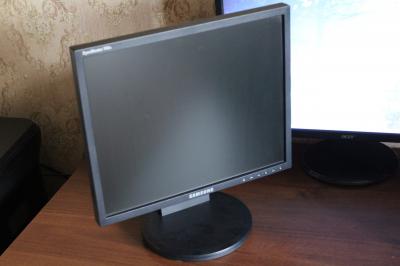 Màn Hình Máy Tính Samsung 17in Còn Mới